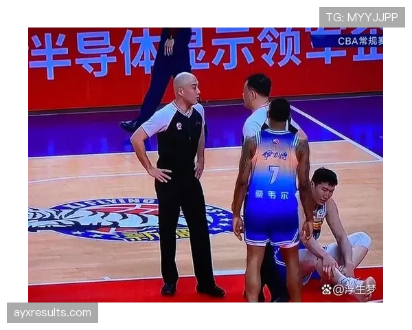 篮球比赛中抢篮板犯规判定的核心规则与具体标准
